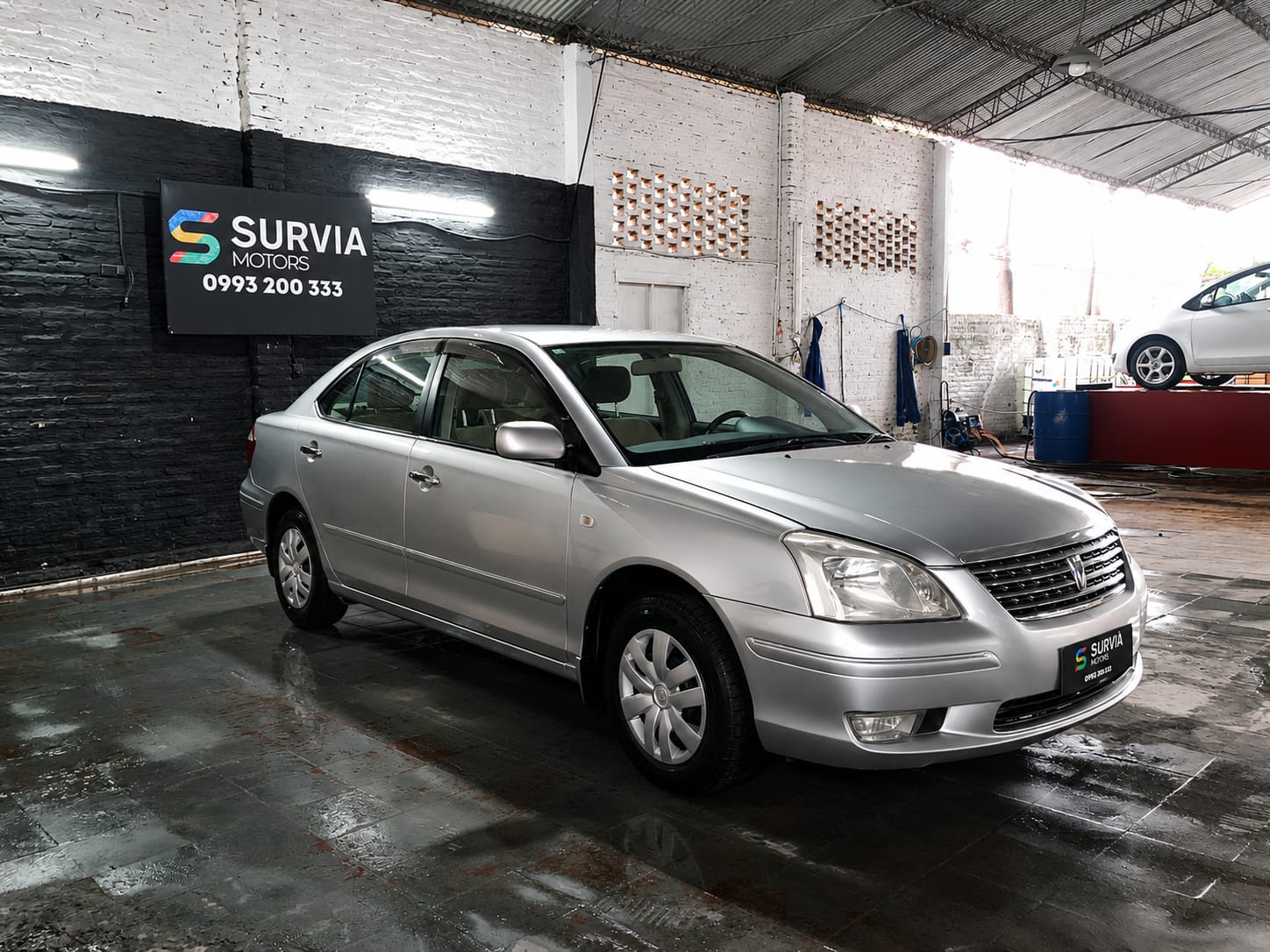 TOYOTA PREMIO 2004