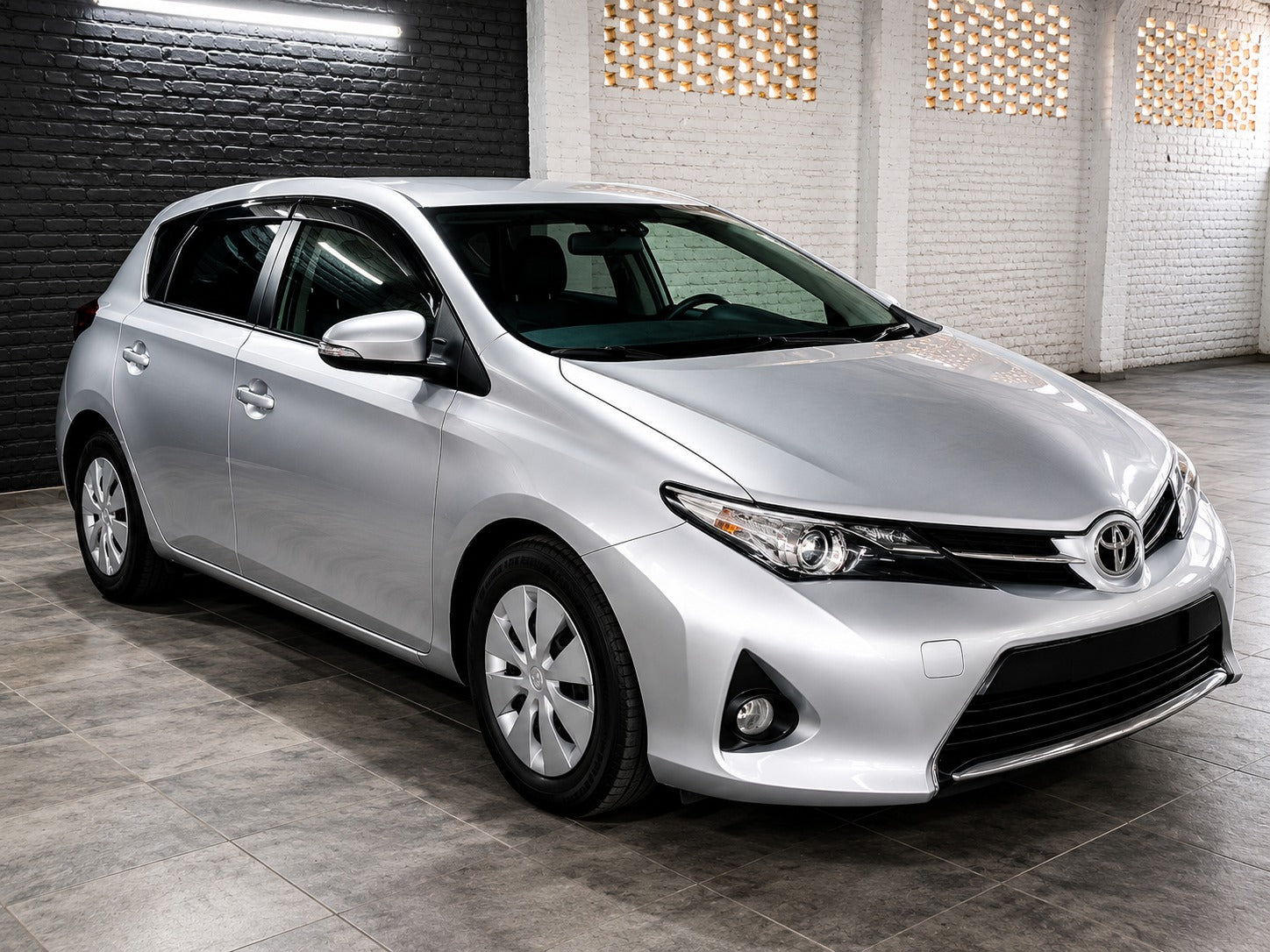 TOYOTA NEW AURIS 2012