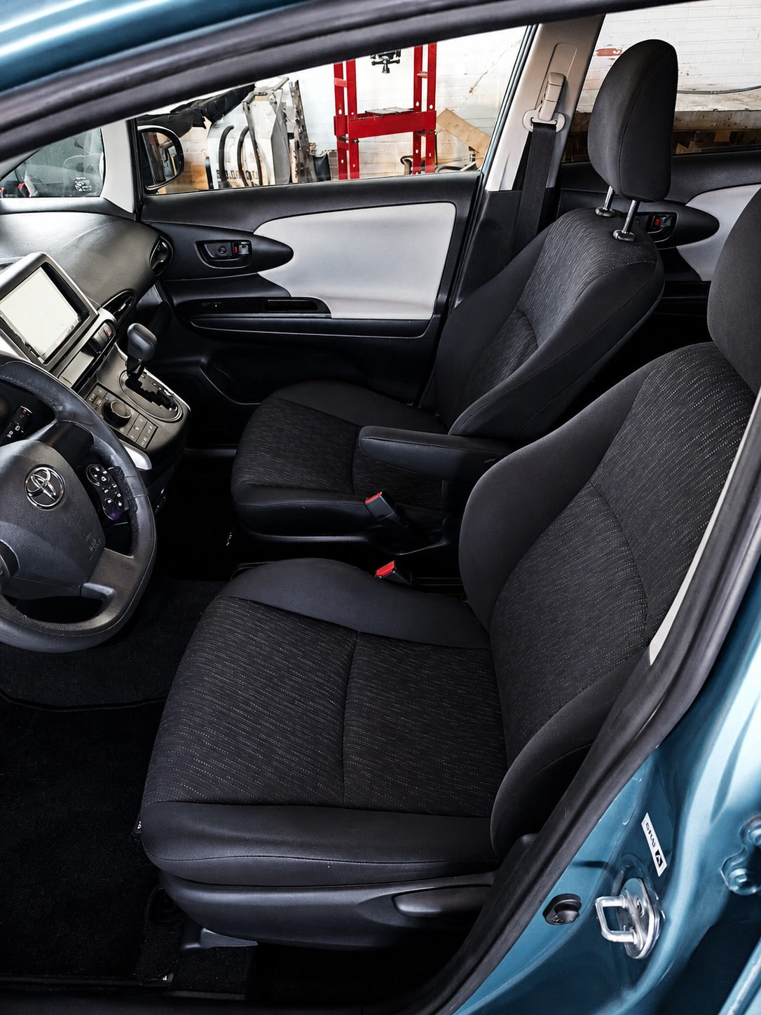 TOYOTA WISH 2009