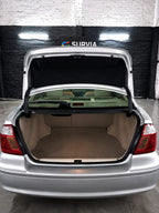 TOYOTA PREMIO 2004