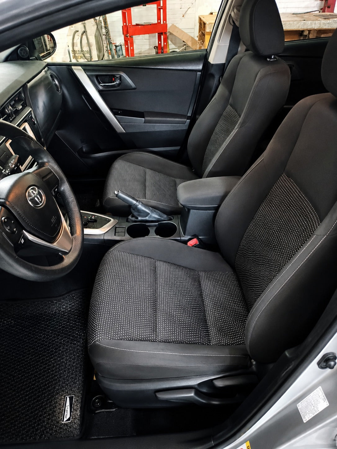 TOYOTA NEW AURIS 2012